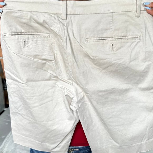 Uniqlo Slim Fit Shorts - Picture 2 of 3